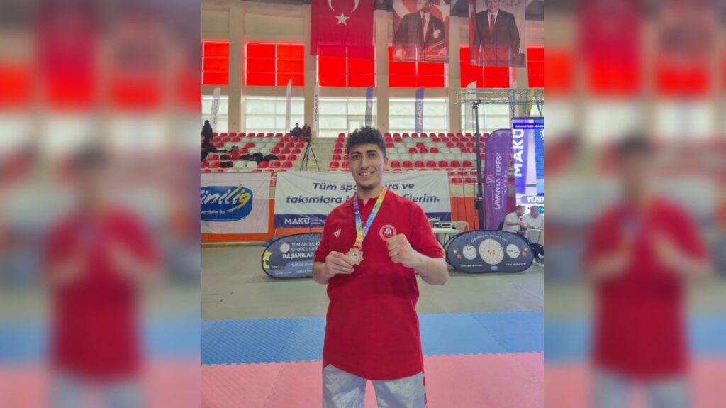 Isparta SDÜ’den Kick Boks Zaferi: Hamit Ertunç Rakiplerini Ringe Gömdü Sdu Hamittt 2