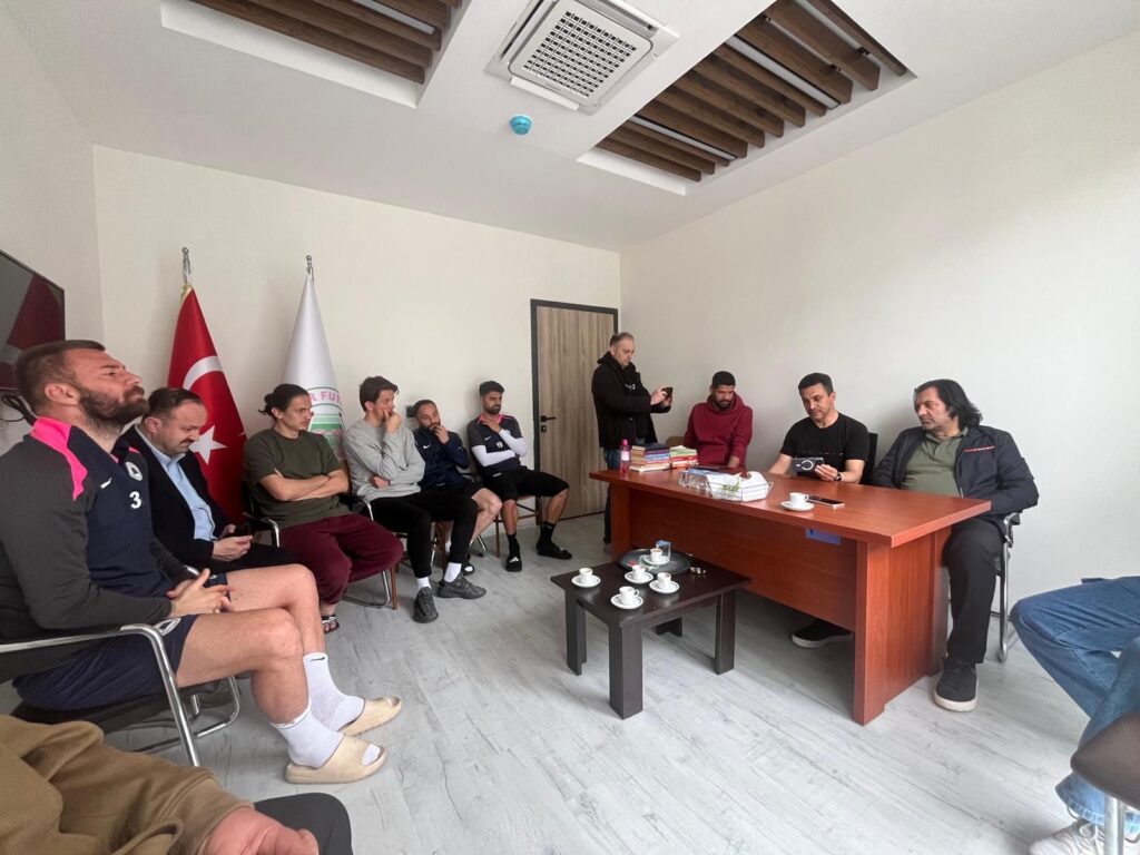 Başkan Başdeğirmen’den Isparta 32 Spor’a Görüntülü Destek: "Takımımızı Asla Yalnız Bırakmayız" Takim Isparta