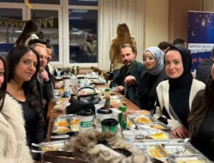 ÜNİAK’tan “Büyük Kampüs İftarı”: Gençler ve Başkan Er Buluştu