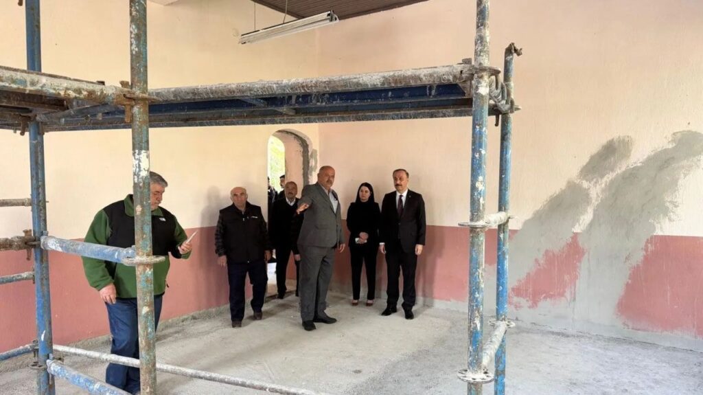 Vali Abdullah Erin Senirkent’te: Mesire Alanından Tarihi Okula Yoğun Denetim Vali Senirkent2