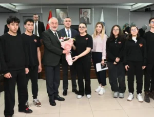 Aslı Derbent Özkan Isparta Anadolu Lisesi Heyeti Belediye Meclisi’nde Ağırlandı