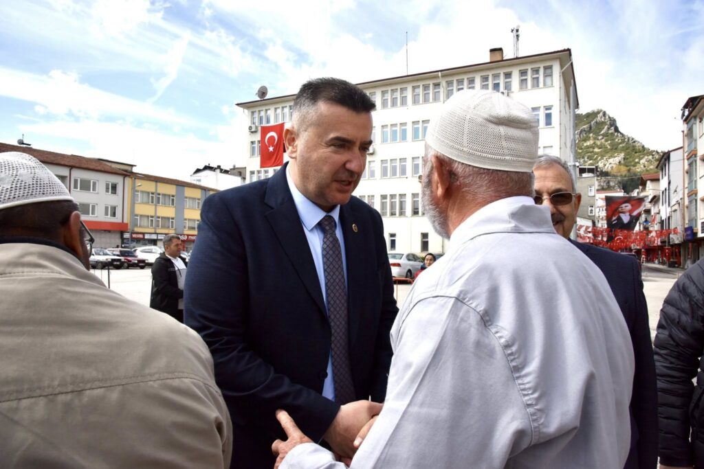 Eğirdir’den Kutsal Topraklara Manevi Köprü: Hacı Kafilesi Uğurlandı Egirdir Hac Kafilesi3