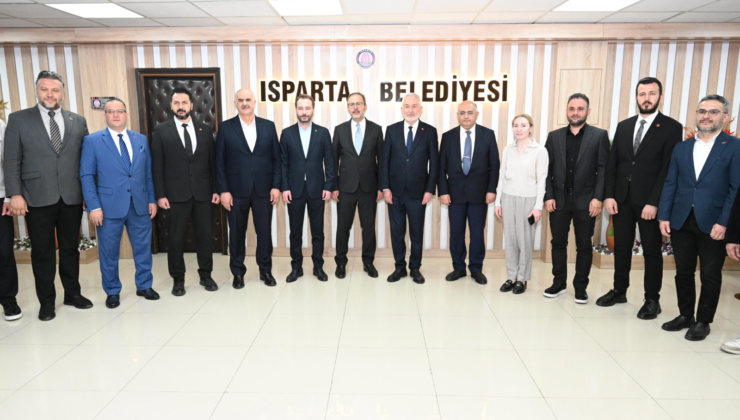 Kasapoğlu’ndan Başkan Başdeğirmen’e Övgü: “Isparta’da Hizmet Devrimi”