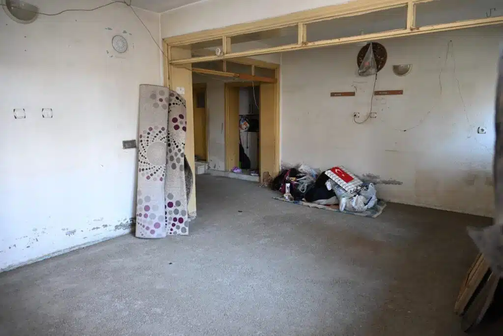 Başkan Başdeğirmen Fil Hastası Vatandaşın Evini Yeniledi Evi Yenilendi