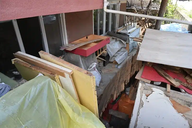 Başkan Başdeğirmen Fil Hastası Vatandaşın Evini Yeniledi Evi Yenilendi2