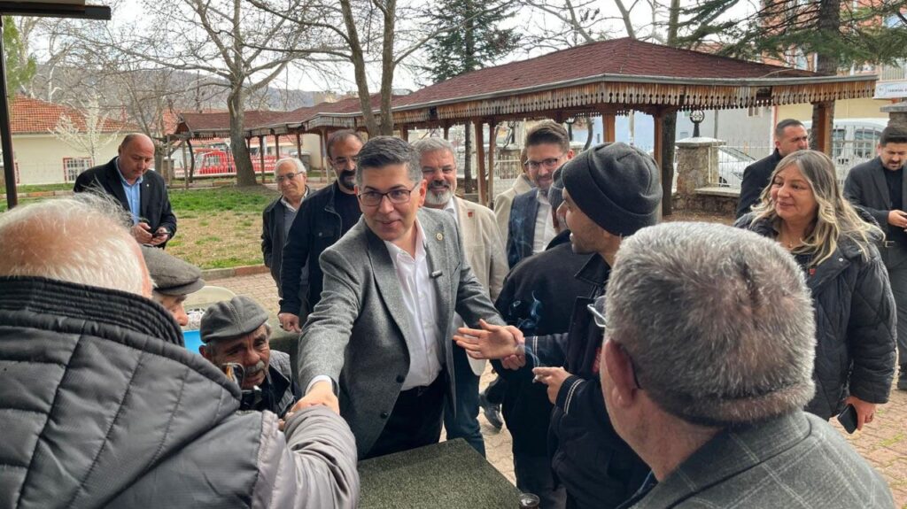 Milletvekili Hikmet Yalım Halıcı Yalvaç ve Köylerinde Vatandaşın Nabzını Tuttu Halici1