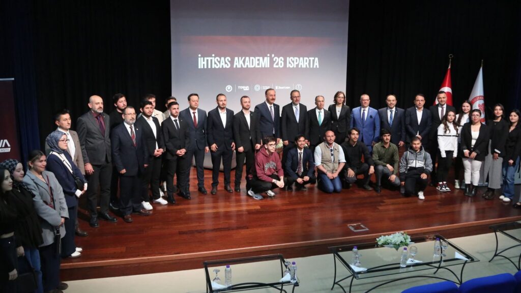 Isparta’da İhtisas Akademi Rüzgarı: Dr. Mehmet Muharrem Kasapoğlu Gençlerle Buluştu Ihtisas akademi isparta