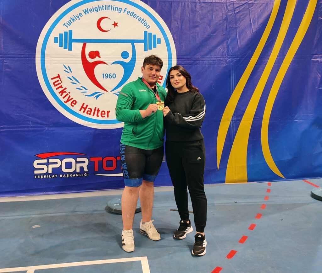 Isparta Halterde Zirvede: Üç Türkiye Şampiyonluğu Birden Isparta Halter2