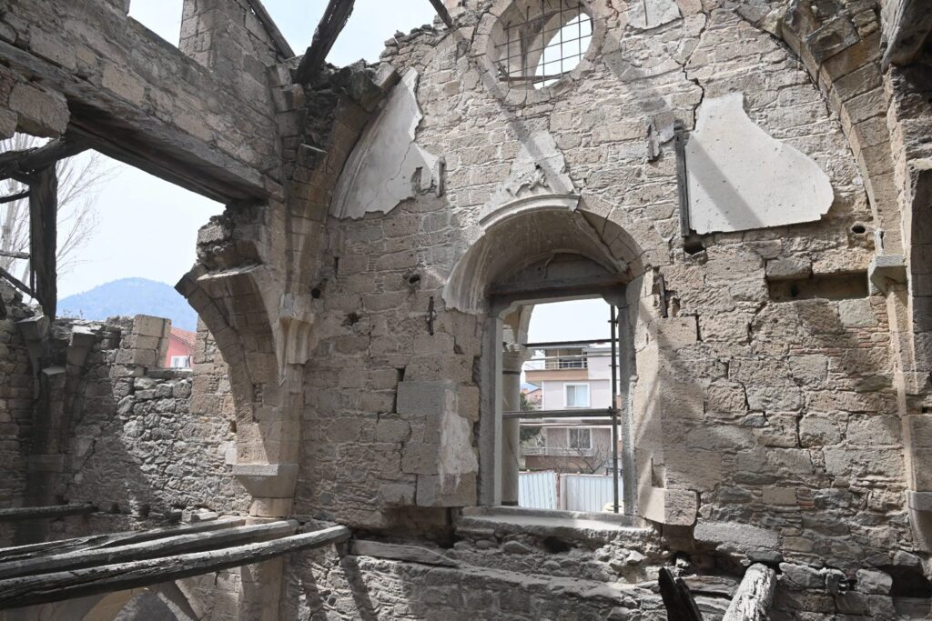 Aya Yorgi Kilisesi Restorasyonuyla Tarih Yeniden Gün Yüzüne Çıkıyor Isparta Tarihi Kilisede Restore Calismalari2