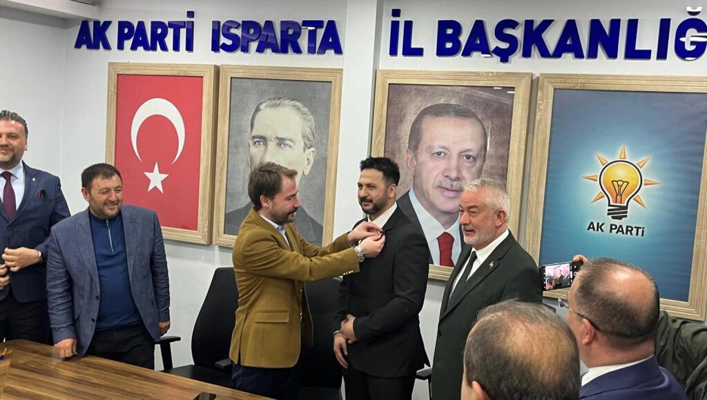 Isparta Siyasetinde Dev Transfer: İYİ Partili İki Meclis Üyesi AK Parti’ye Geçti Iyi Partiden Akpartiye gecis