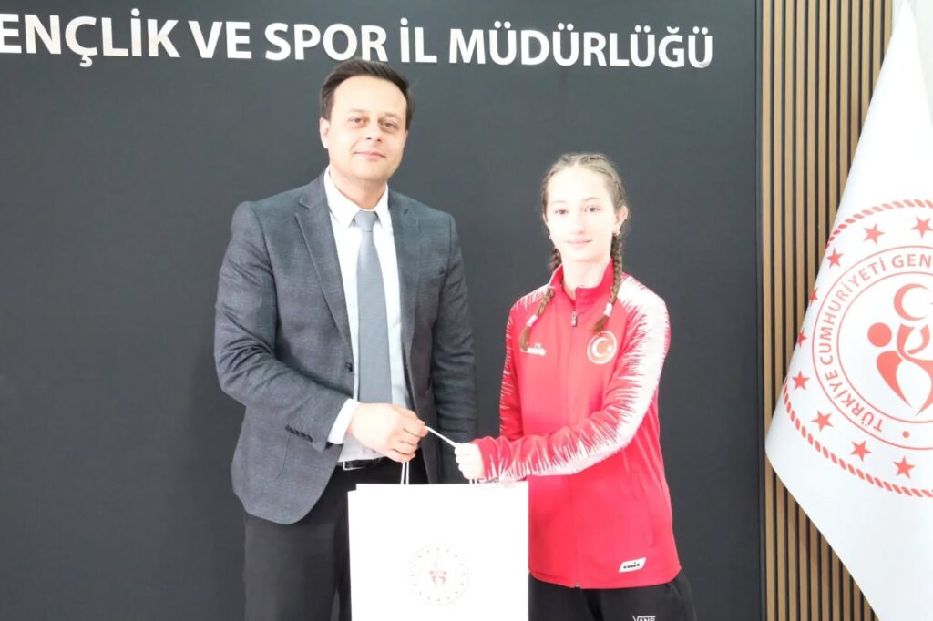 Murat Çağrı Kaya Şampiyon Tekvandocuları Makamında Ağırladı Murat Cagri Kaya Sampiyon Tekvandoculari Makaminda Agirladi6