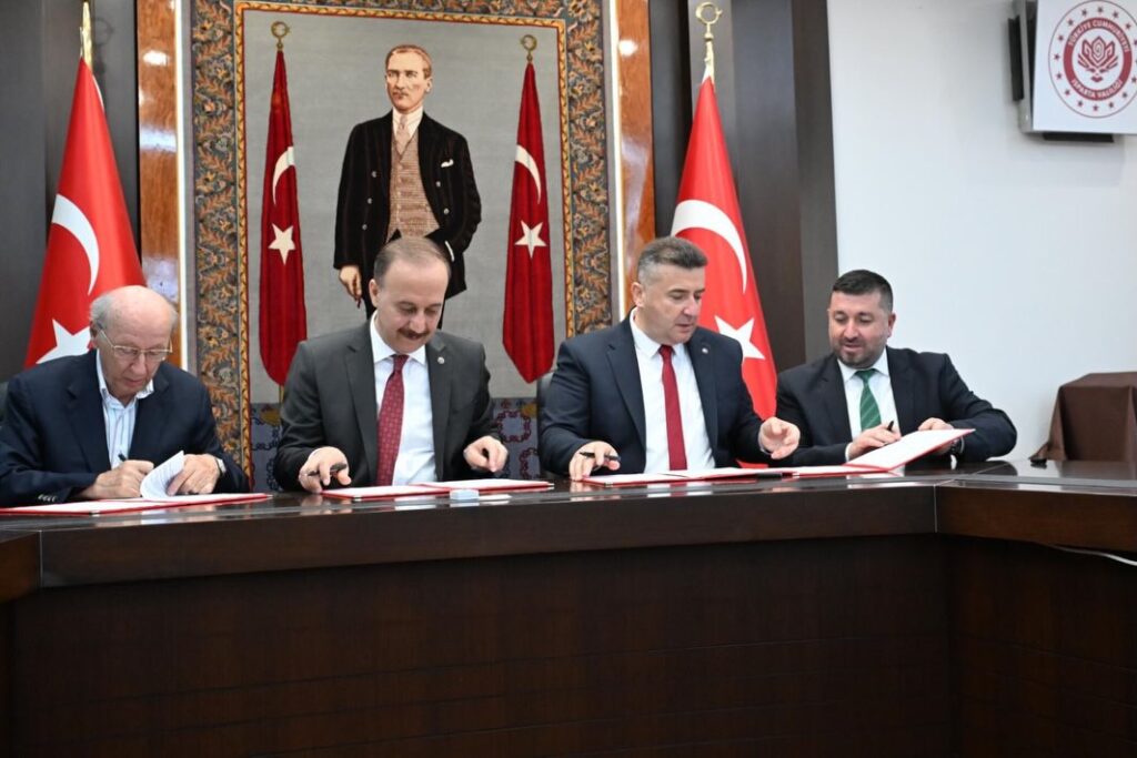 Eğirdir Belediye Meclisi’nden Eğitim Yatırımına İsimli Onur Mustafa Ozer Abdullah Erin ve Hayir Severimiz