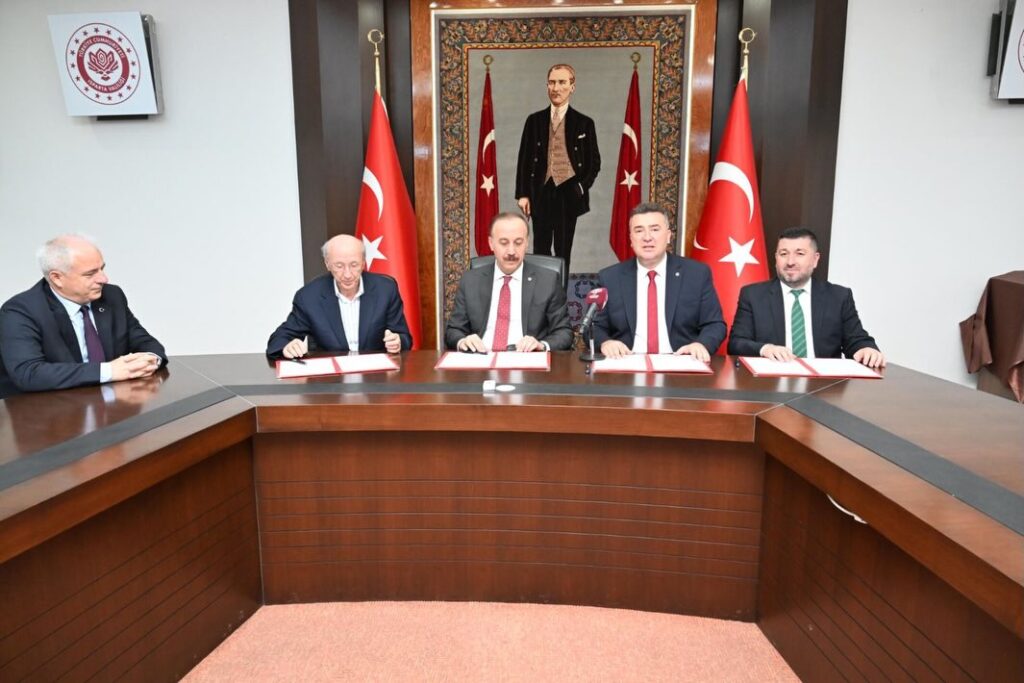 Eğirdir Belediye Meclisi’nden Eğitim Yatırımına İsimli Onur Mustafa Ozer Abdullah Erin ve Hayir Severimiz3