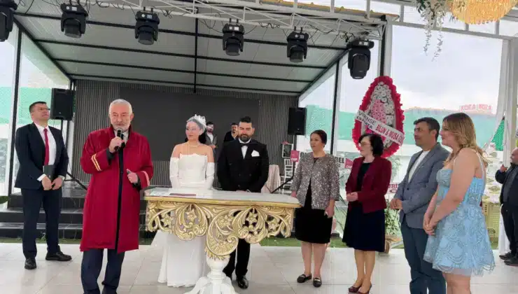 Isparta’da Bayram Nikahı: Genç Çiftin Mutluluğuna Başkan Ortak Oldu