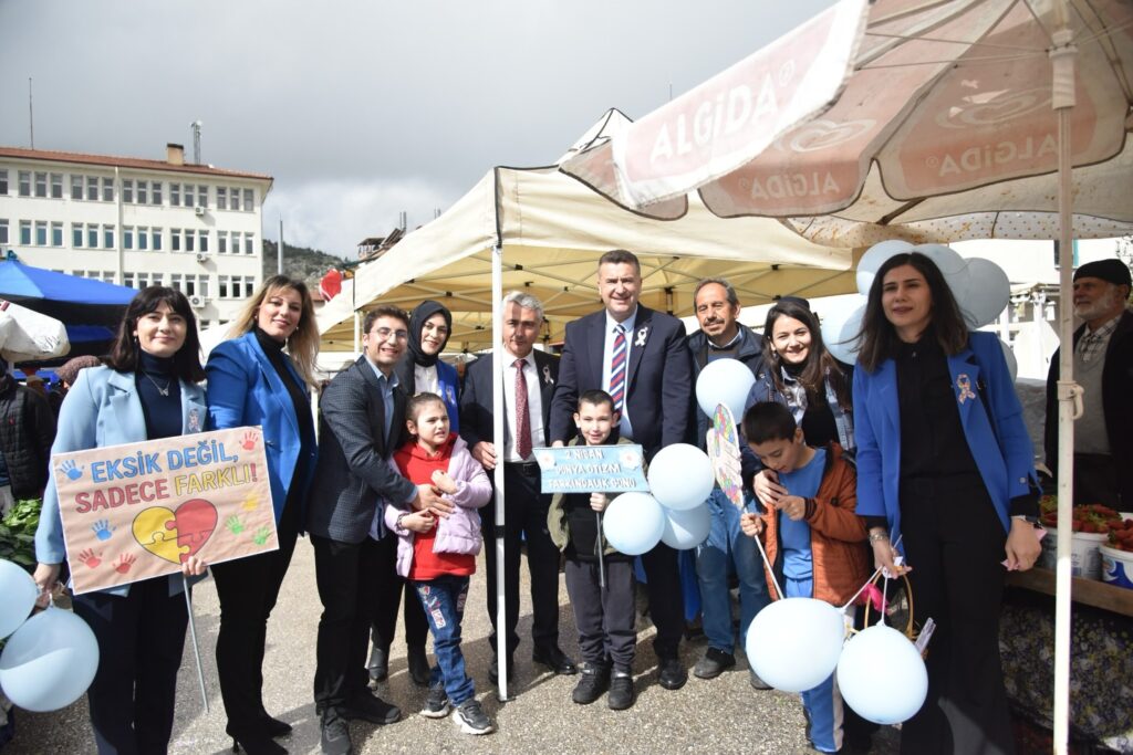 Eğirdir Belediye Başkanı Mustafa Özer’den Anlamlı Otizm Ziyareti Otizm farkindalik Egirdir 7