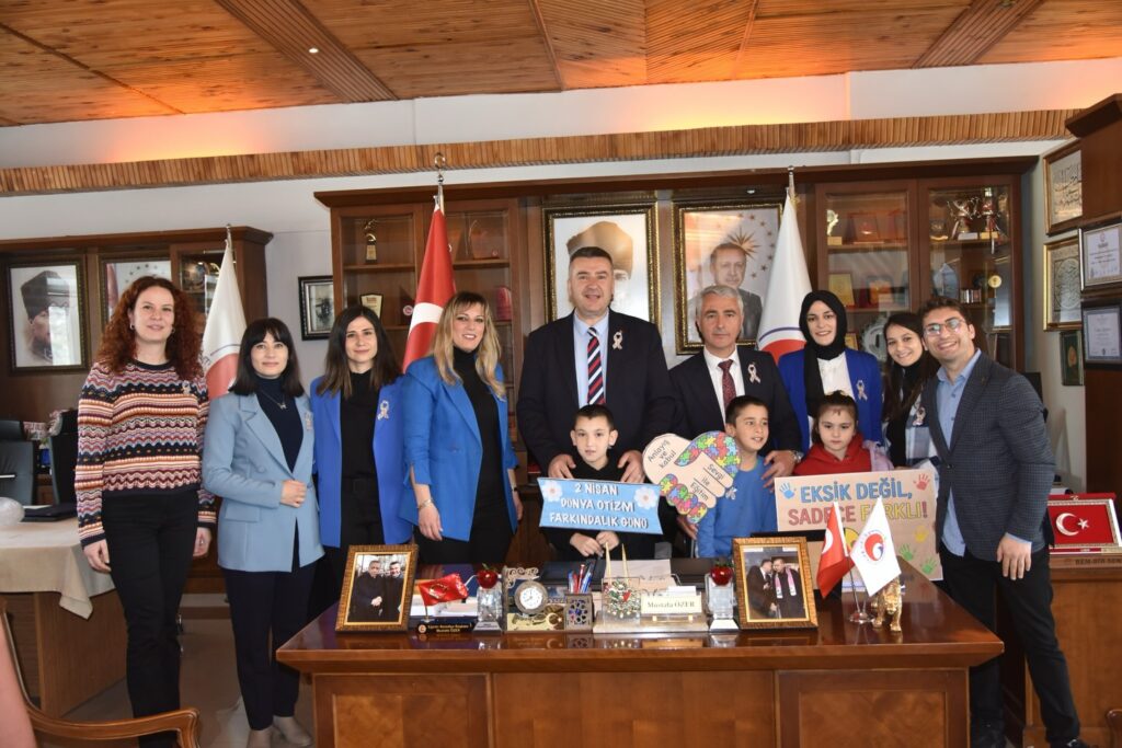 Eğirdir Belediye Başkanı Mustafa Özer’den Anlamlı Otizm Ziyareti Otizm farkindalik Egirdir 9