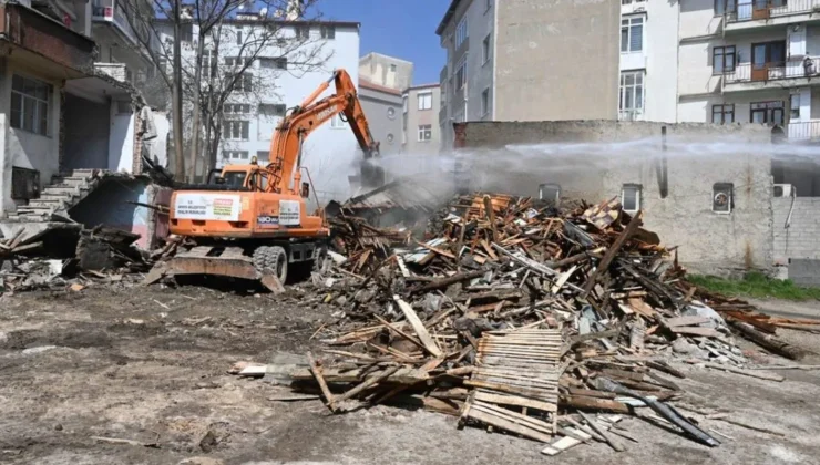 Pirimehmet Katlı Otopark Projesi İçin Sahada İlk Kazma Vuruldu