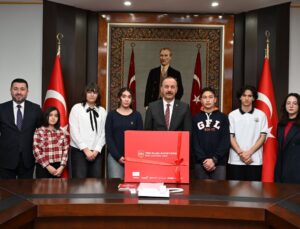 Vali Abdullah Erin Gençlerin Estetik ve Savunma Vizyonunu Ödüllendirdi