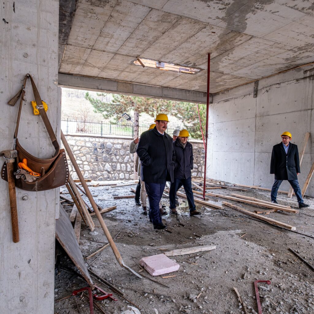 Başkan Mustafa Kodal: Yalvaç’ın Geleceği Eğitimle Yükseliyor Yalvac Okul Insaat1