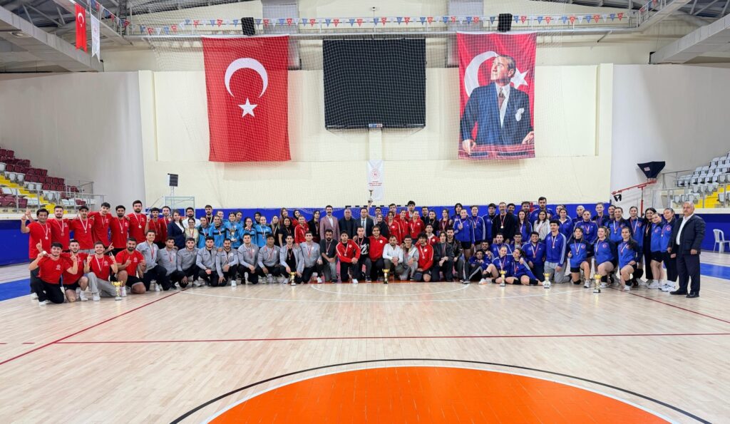 YURTLİG Voleybol Bölge Şampiyonası Isparta’da Kupa Töreniyle Bitti Yurtlig Isparta Musabaka
