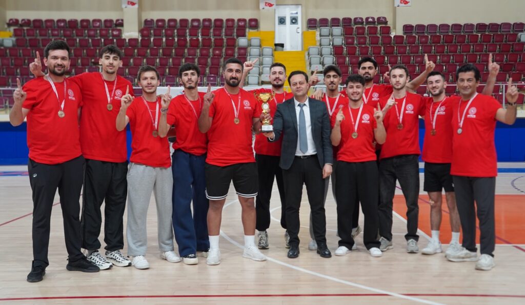 YURTLİG Voleybol Bölge Şampiyonası Isparta’da Kupa Töreniyle Bitti Yurtlig Isparta Musabaka2