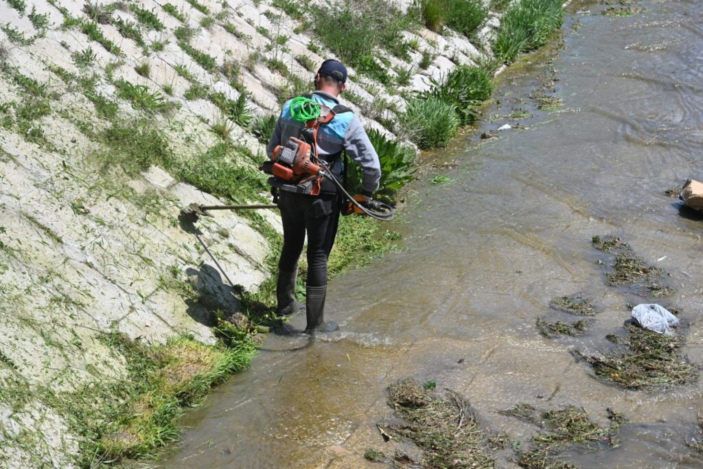 Başkan Başdeğirmen Talimat Verdi: Dere ve Kanallar Temizleniyor Cay Boyu Kanal Temizligi 2