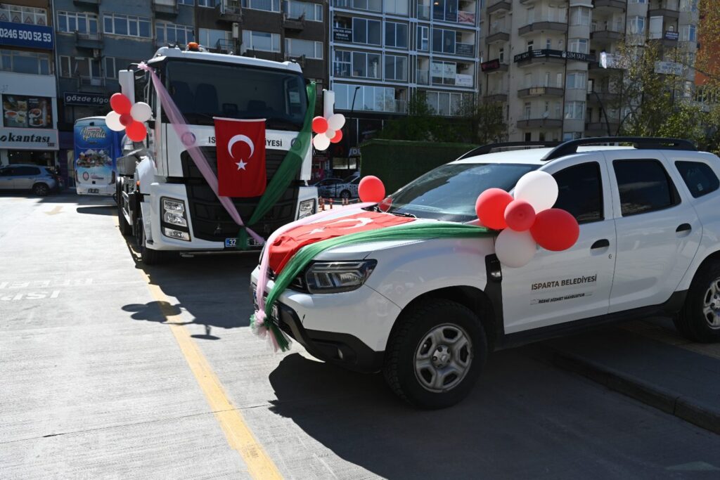 Isparta Belediyesi’nden Hizmet Atağı: Araç Filosu 13 Yeni Araçla Güçlendi arac2
