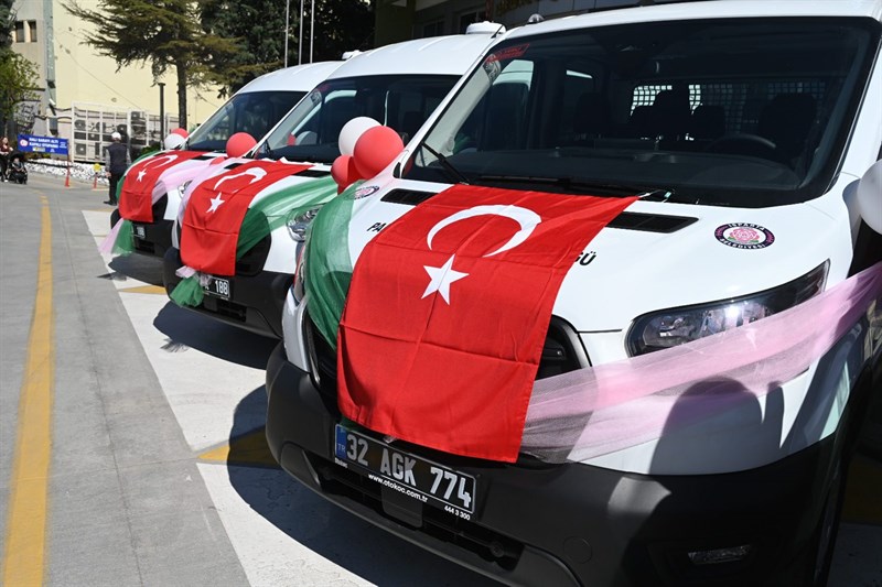 Isparta Belediyesi’nden Hizmet Atağı: Araç Filosu 13 Yeni Araçla Güçlendi arac4